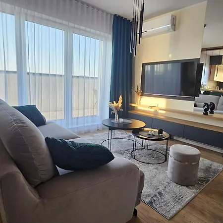 Jeziorna Apartment *