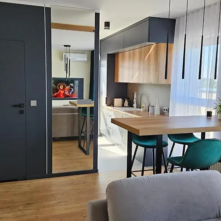 Jeziorna Apartment *